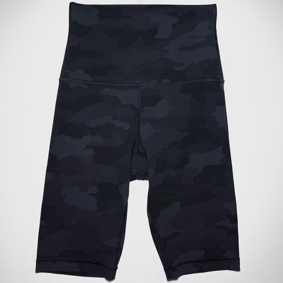 Lululemon Align Super High Rise Short *10" in Heritage 365 Camo Deep Coal Multi - Picture 4 of 8
